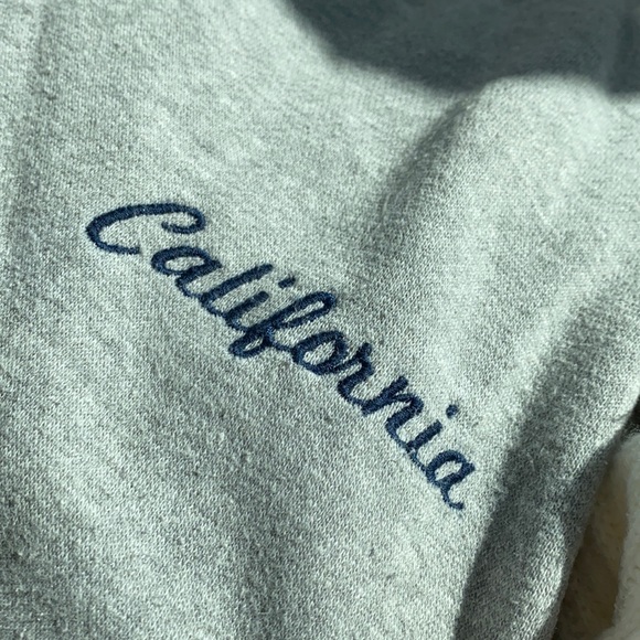 Brandy Melville Cropped sweater - Picture 2 of 4